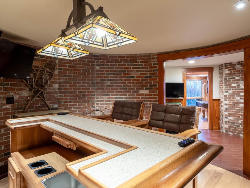 The Mansion- Exclusive Private Estate on 5 Pristine Acres (2389)