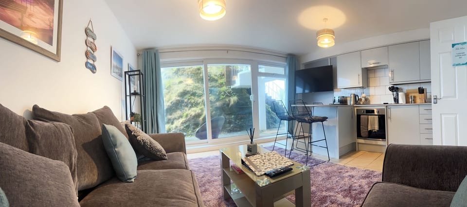 Apartment, Private Bathroom, Sea View (beach court) | Lounge