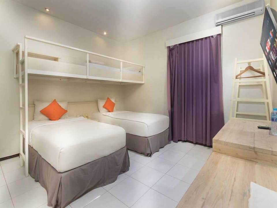 Family Twin Room | Free WiFi