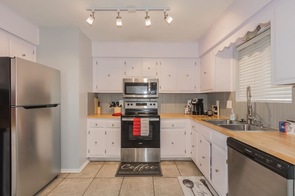 Full Kitchen