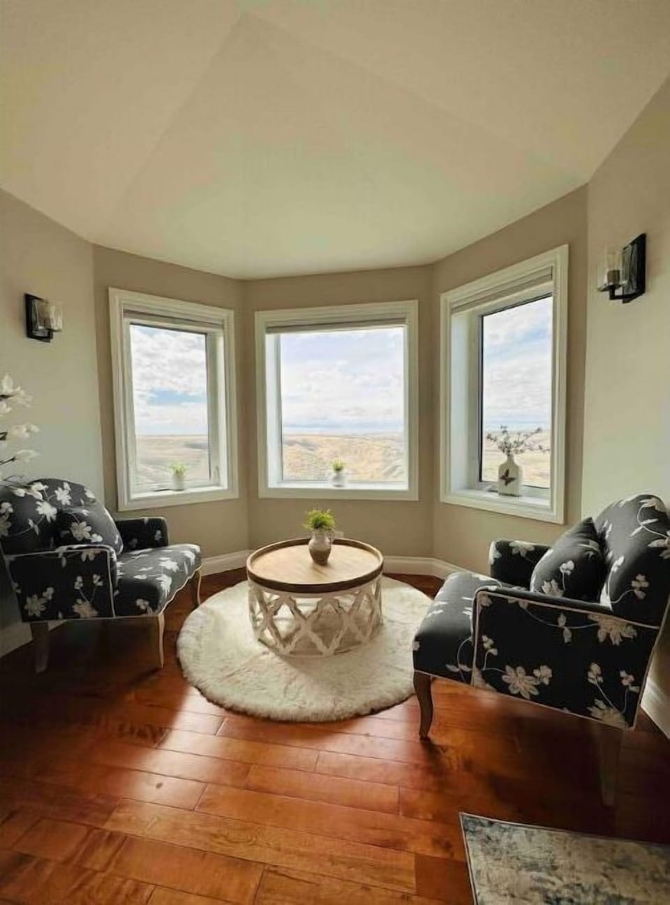 Sitting area - Master Bedroom
