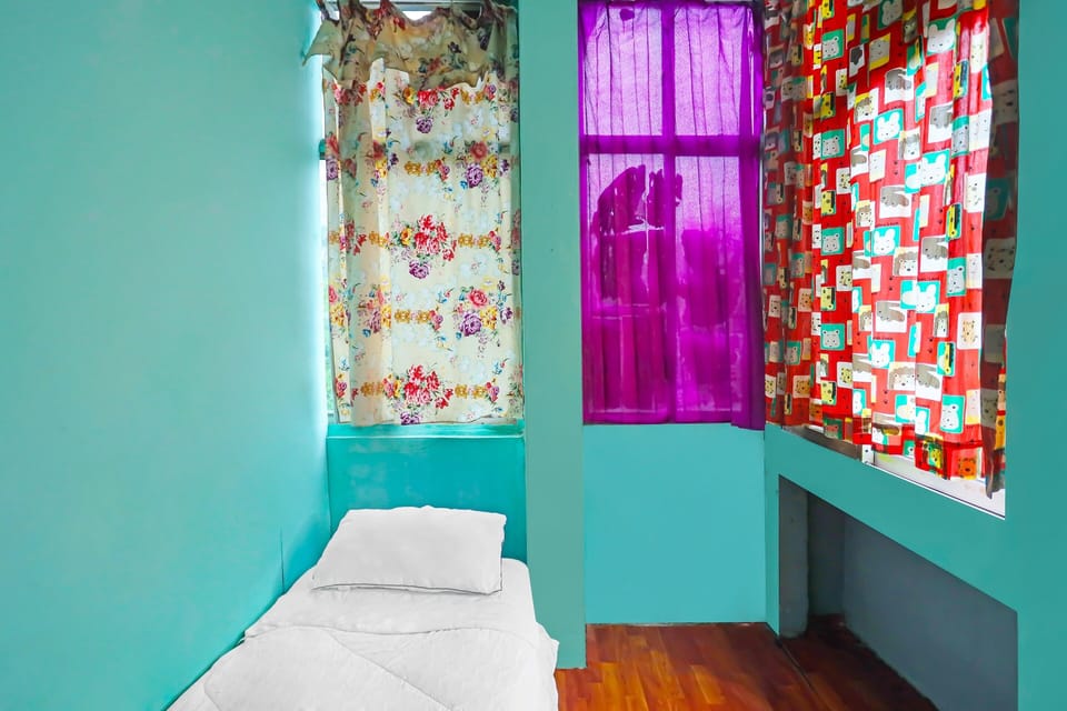 Economy Single Room | Laptop workspace, WiFi (free), bed sheets