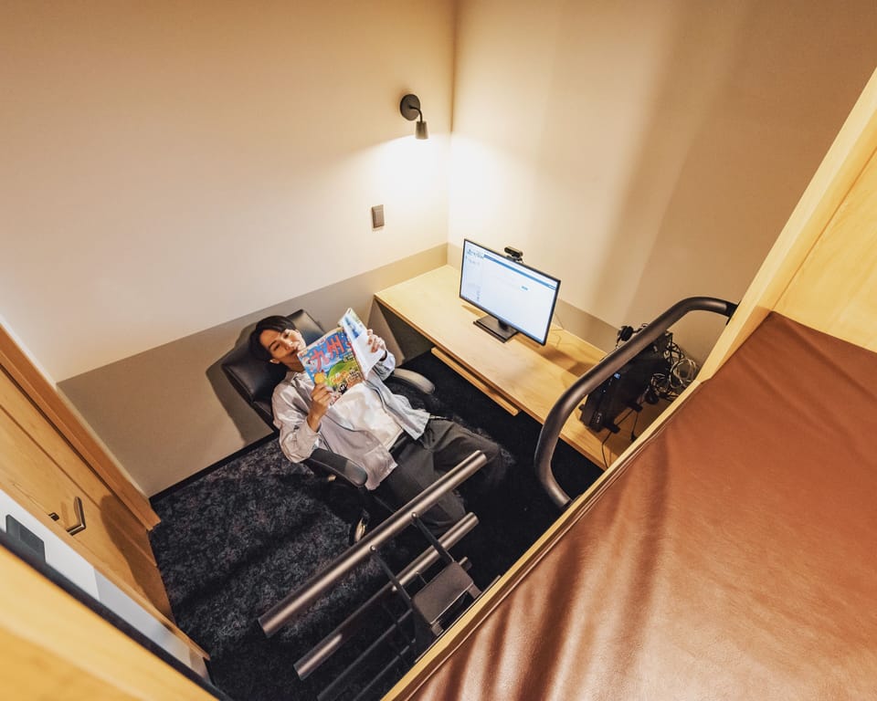 Desk, laptop workspace, iron/ironing board, free WiFi