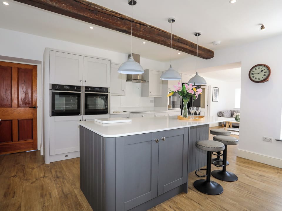 Cottage | Interior