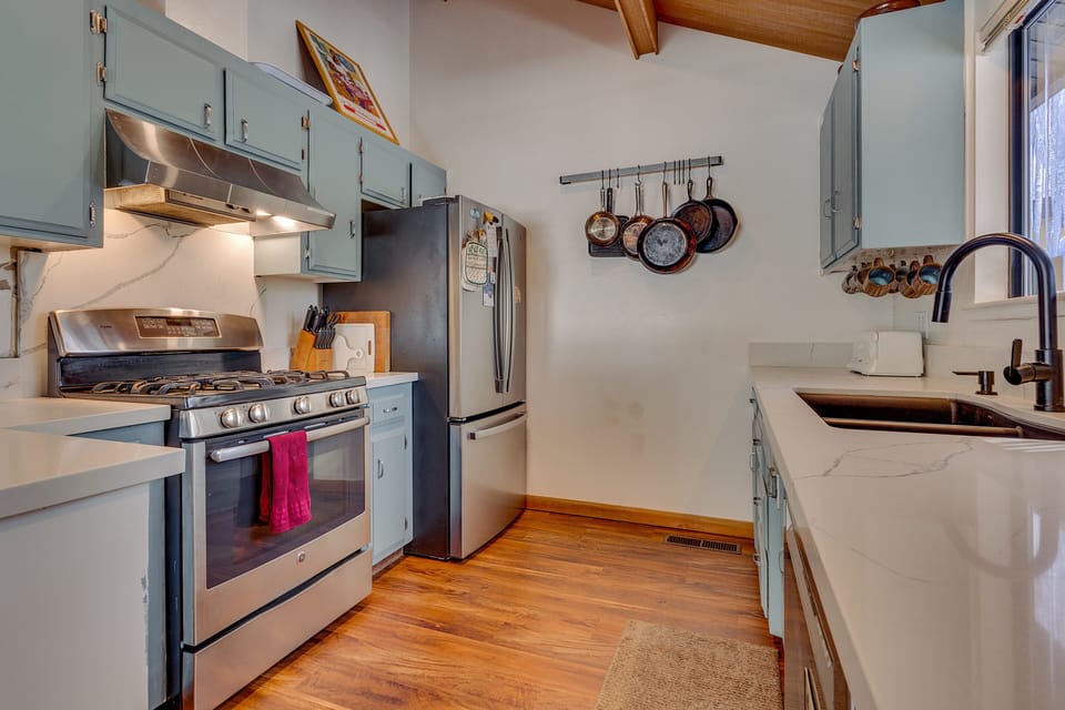 166 Tiger Tail Rd Tahoe City-print-007-011-Kitchen-4200x2800-300dpi