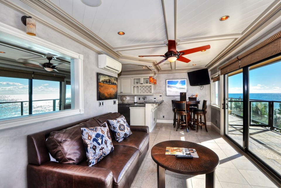 Exclusive Villa, 1 Queen Bed with Sofa bed, Balcony, Ocean View | 1 bedroom, laptop workspace, iron/ironing board, free WiFi