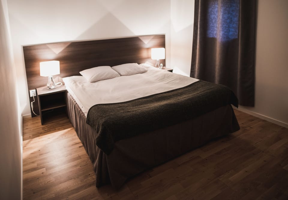 Triple Room, Multiple Beds | Soundproofing, iron/ironing board, free WiFi, bed sheets