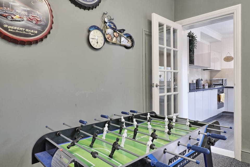 House | Game room