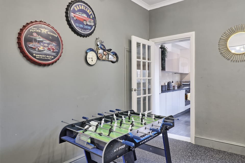House | Game room