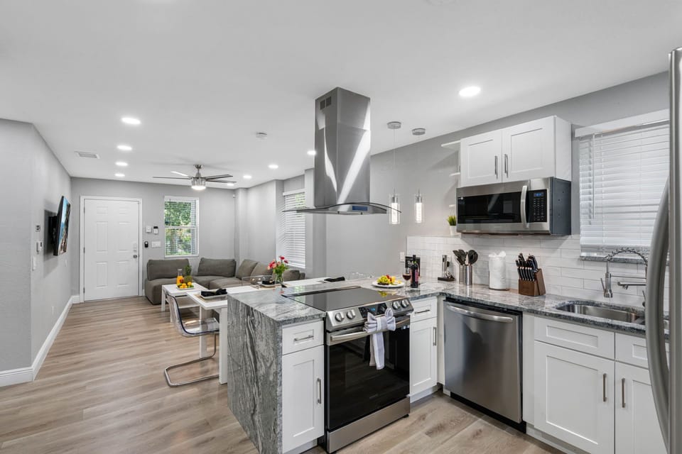 Step into a culinary paradise in our beautifully designed kitchen, where every detail has been thoughtfully curated to provide a feast for the eyes and a joy to work in.