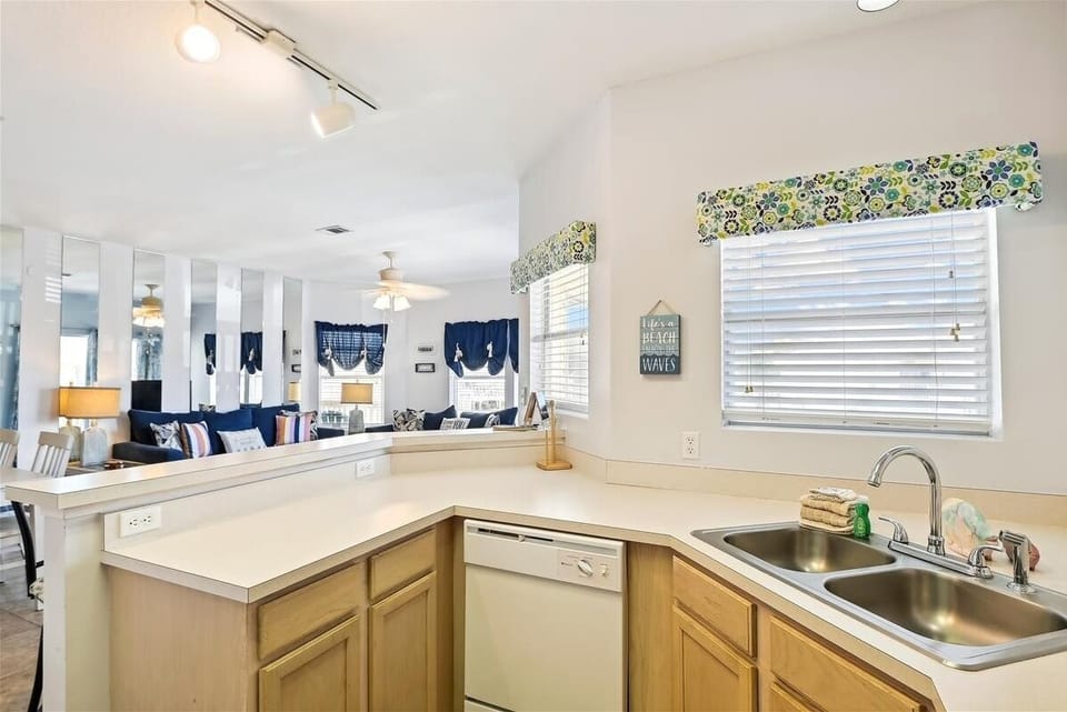 Condo, 2 Bedrooms | Private kitchen | Coffee/tea maker, fridge, oven, toaster