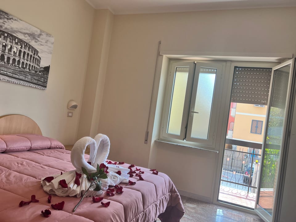 Standard Double Room | Cribs/infant beds, free WiFi, bed sheets