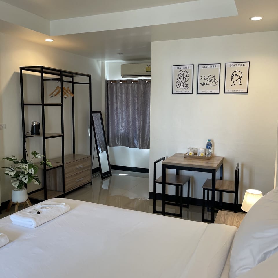 Basic Double Room | Individually decorated, individually furnished, desk, free WiFi