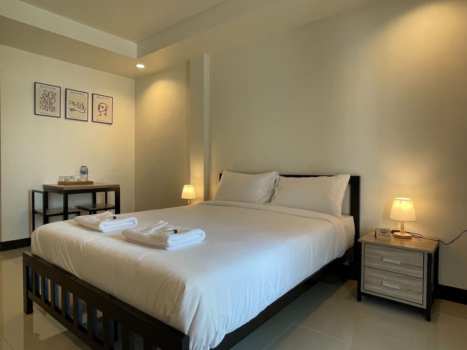 Basic Double Room | Individually decorated, individually furnished, desk, free WiFi