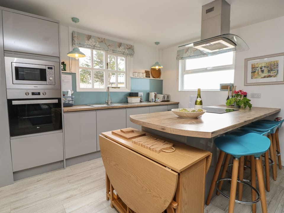 Fridge, dishwasher, electric kettle, toaster