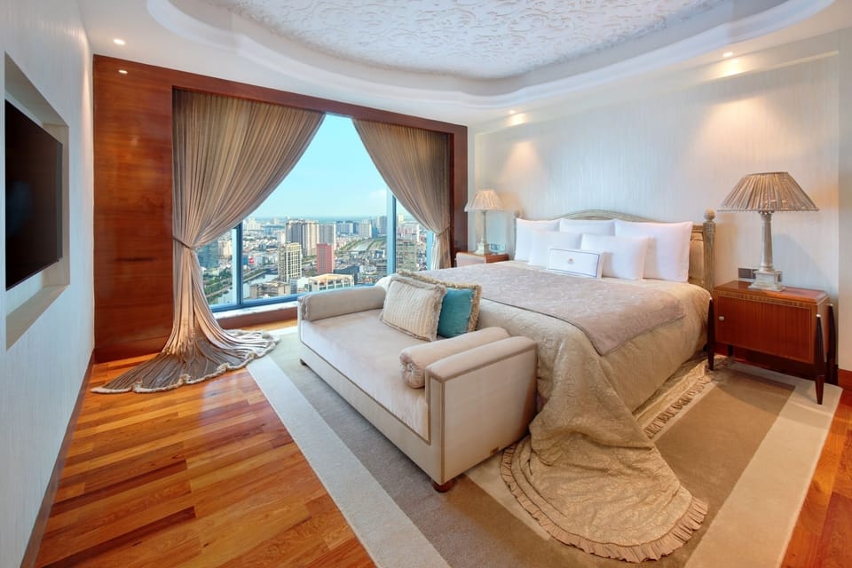 Executive Suite, Club Lounge Access, Free Minibar, City View | View from room