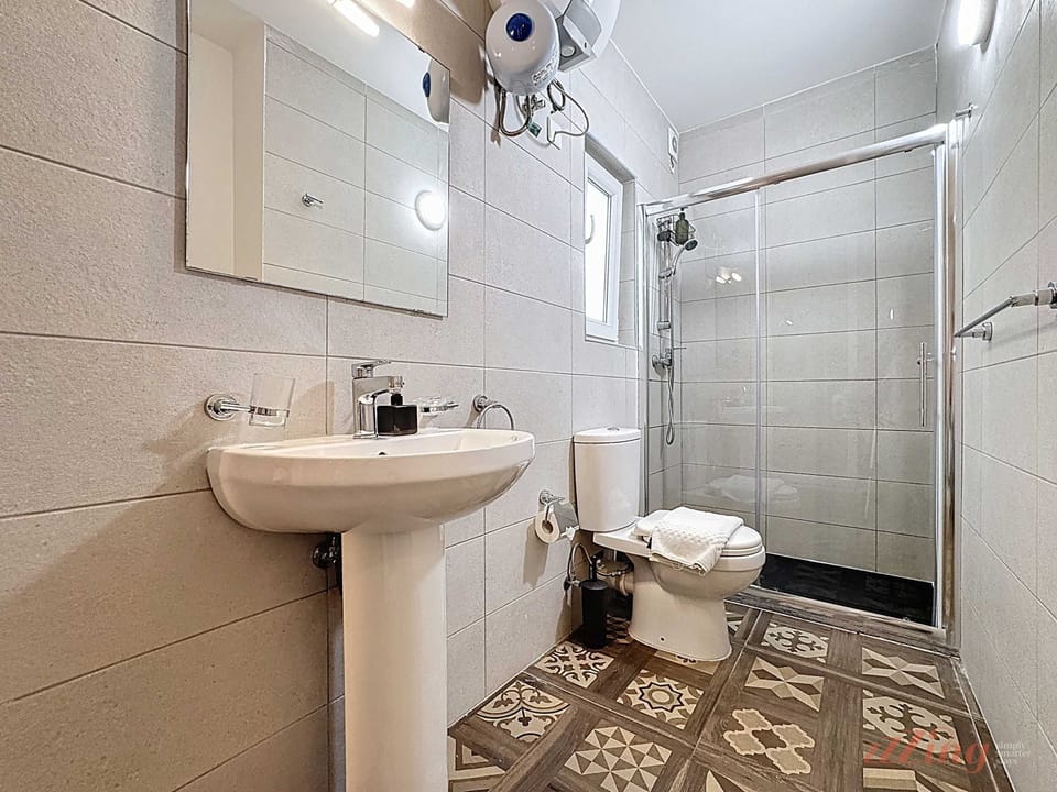 Full Bathroom with Shower