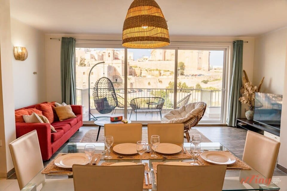 The Dining Room & Living Room - Gorgeous Views