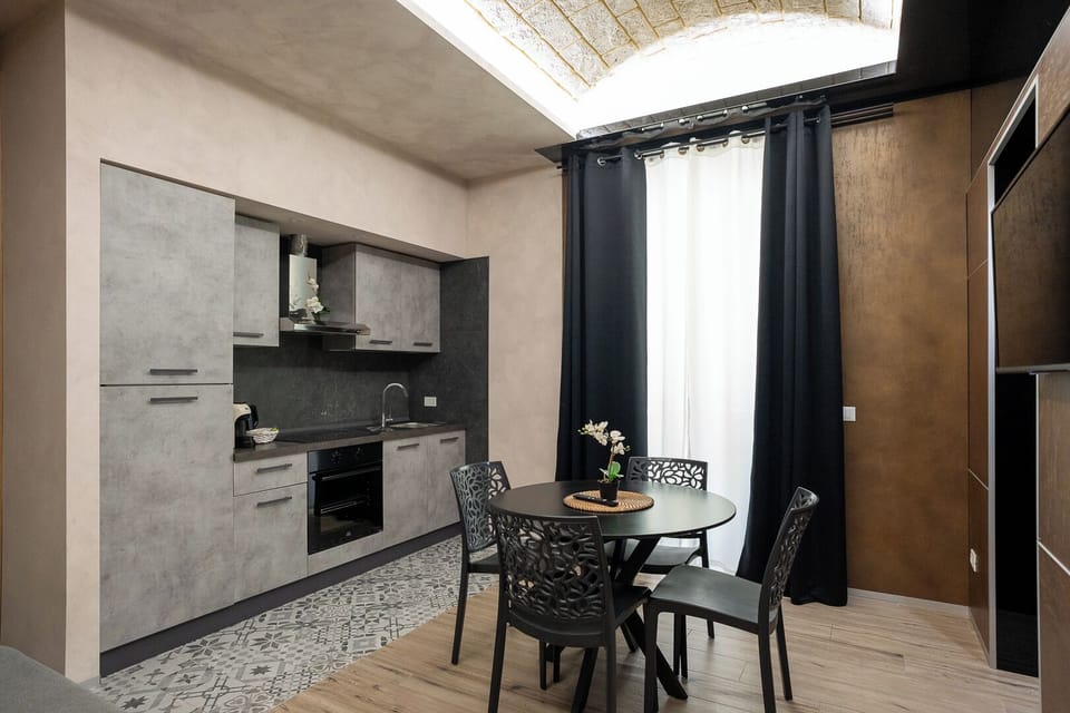 Family Room | Private kitchen | Oven, stovetop, espresso maker, electric kettle
