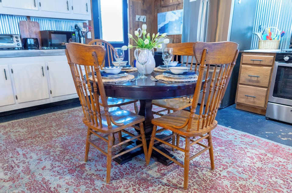 Open concept cottage kitchen 