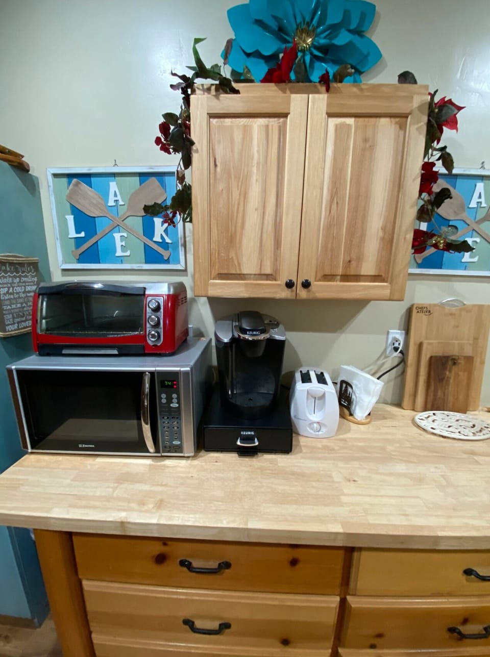 Enjoy Kurig coffee with hot cocoa, coffee in an assortments of flavors.