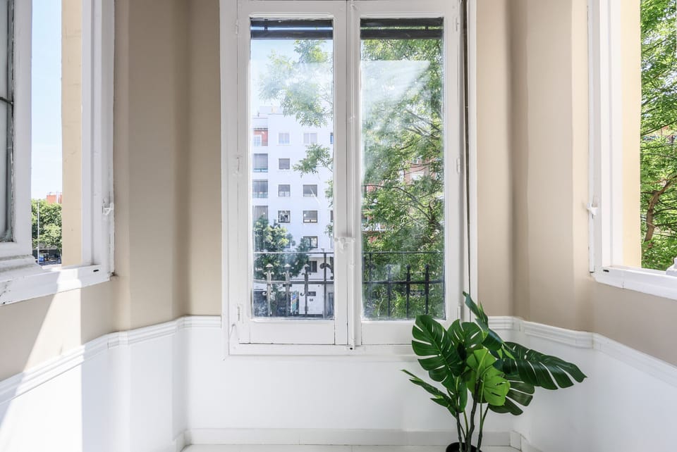 Bedroom exterior window detail