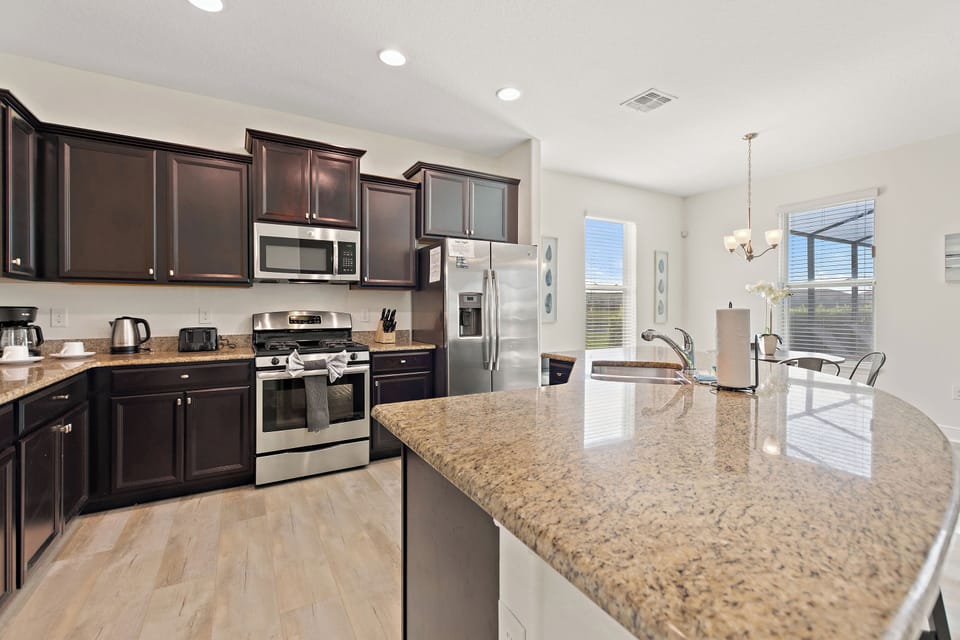 Fully-equipped kitchen