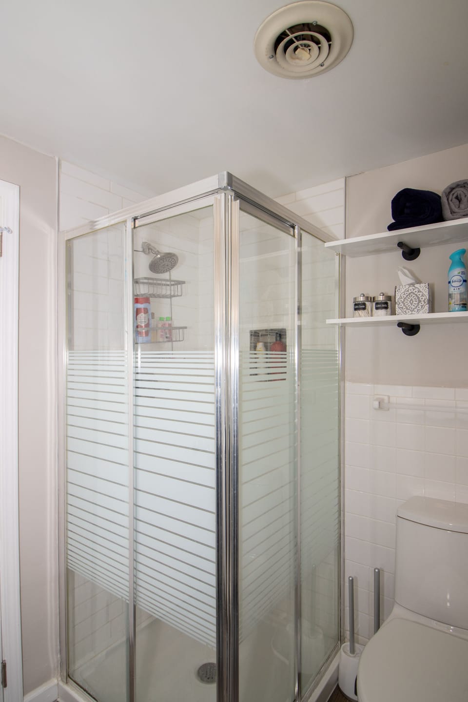 Main level shower