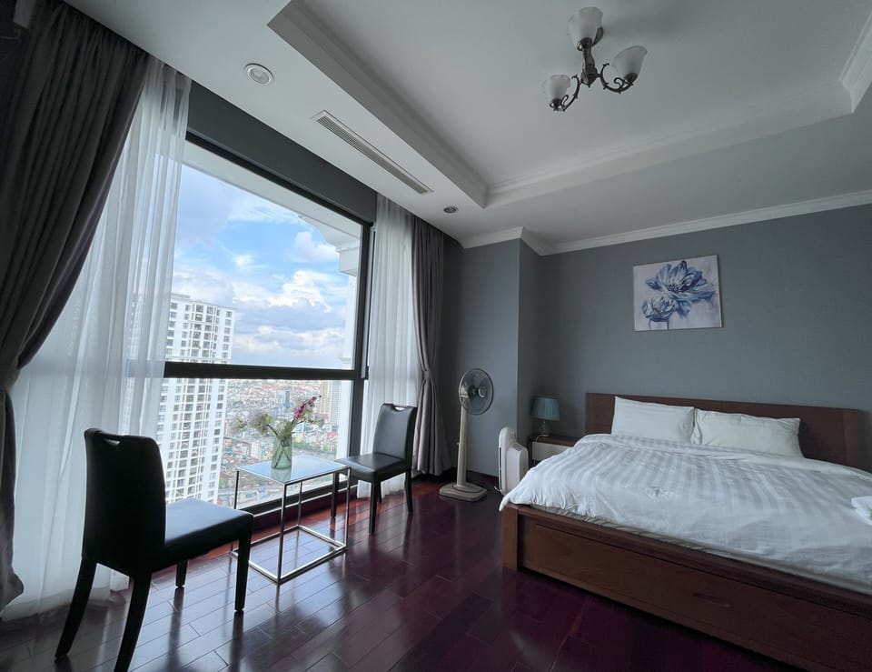 3 bedrooms, iron/ironing board, free WiFi