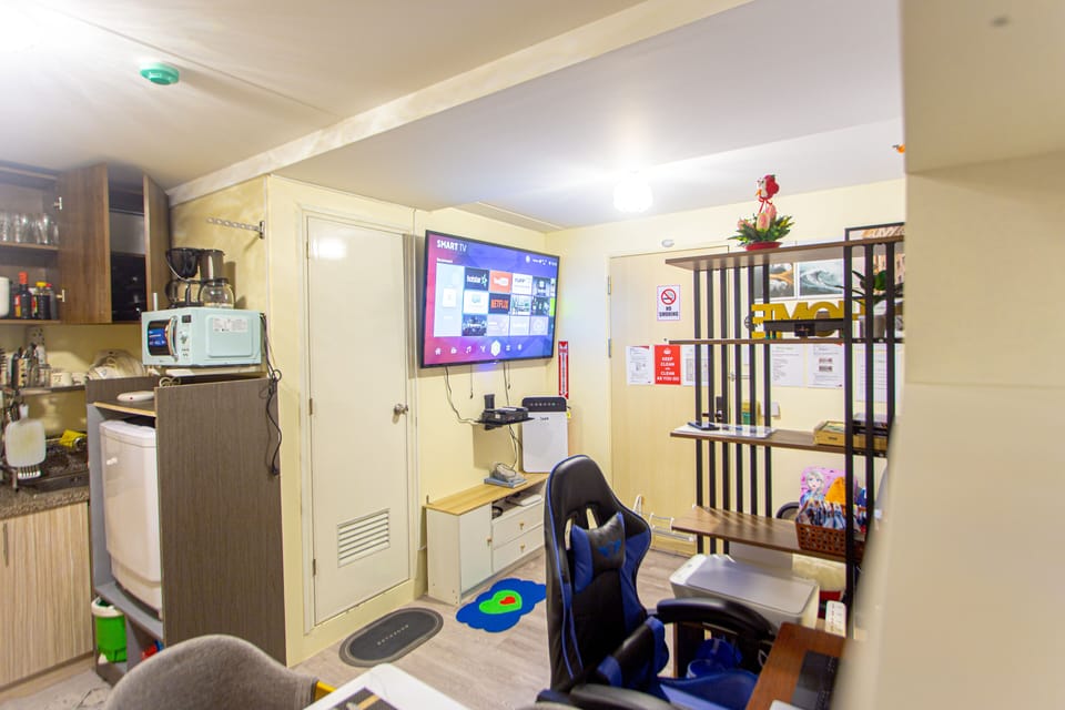 Royal Apartment, 2 Bedrooms, Accessible, City View | Living area | 55-inch Smart TV with satellite channels, TV, Netflix