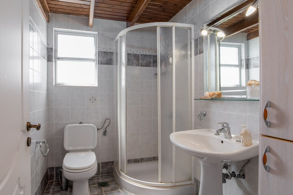 Kefalonia Svoronata 2 bedroom villa. 
Kefalonia villas