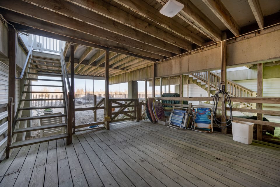 Entry Beach Side