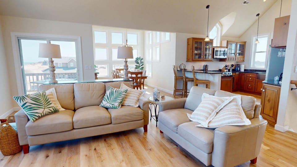 Comfortable seating - Comfortable seating at Memories vacation rental, Carova Beach 4x4 Northern Outer Banks NC