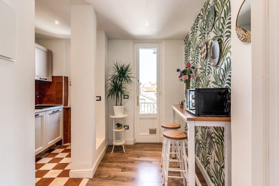 Luxury Apartment | Private kitchen | Full-size fridge, microwave, oven, stovetop