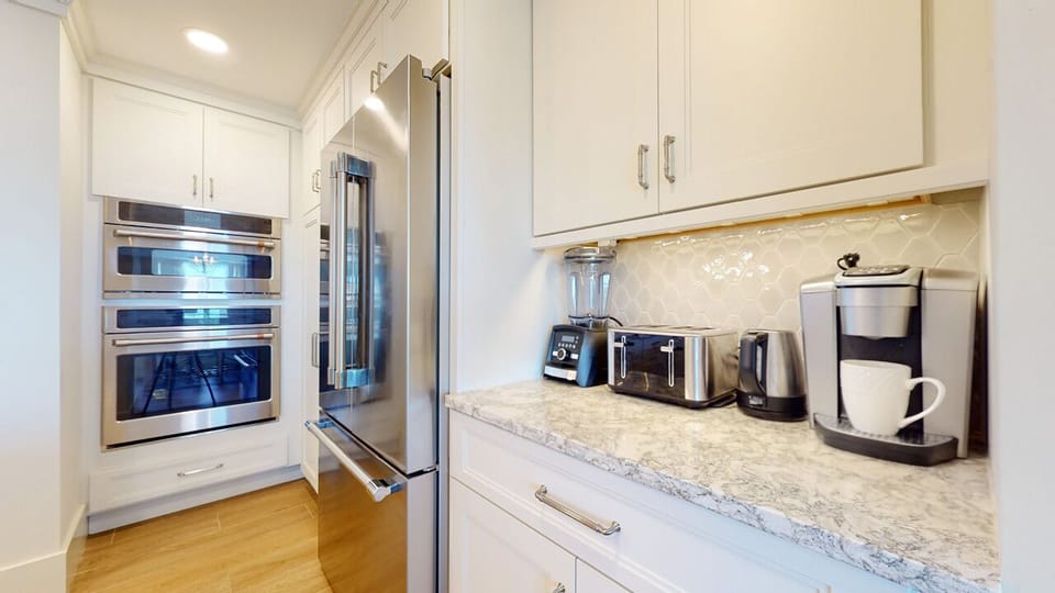 Fully Stocked Gourmet Kitchen