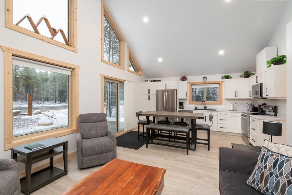 The Alpine Cabin Rental (1332)