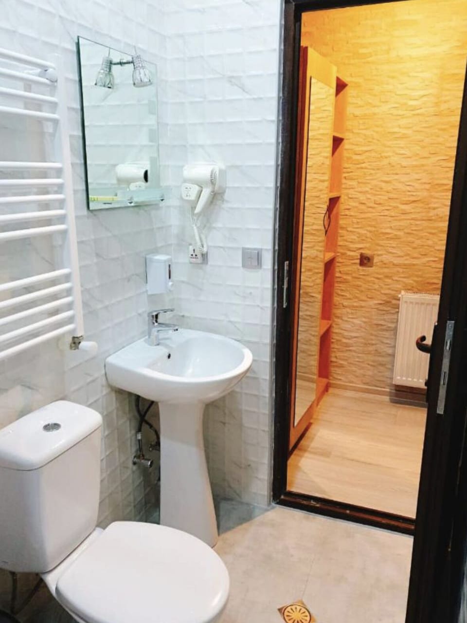 Basic Room, Multiple Beds, Mountain View, Mountainside | Bathroom | Free toiletries, hair dryer, bathrobes, slippers