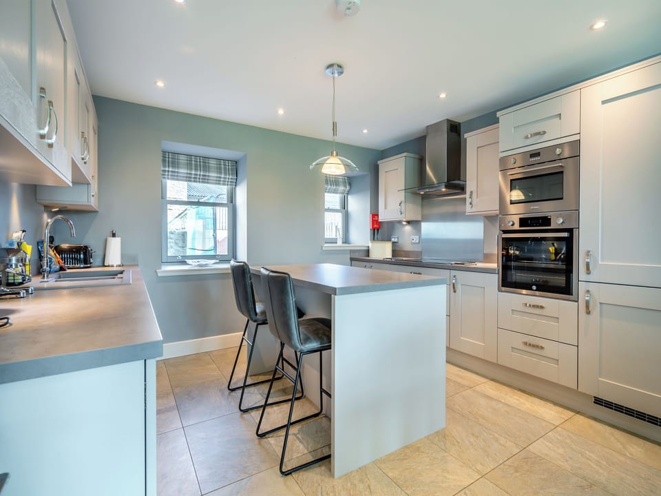 Kitchen | Speed The Plough - Paddockhall Cottages, Linlithgow, near Edinburgh 