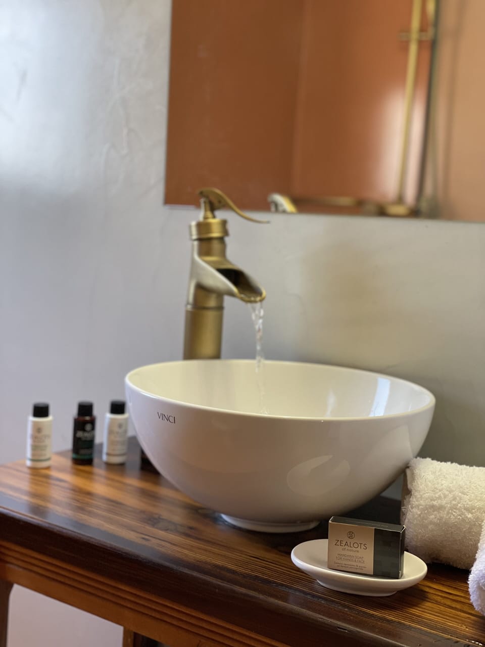 Family Studio Suite | Bathroom | Shower, rainfall showerhead, hair dryer, bathrobes