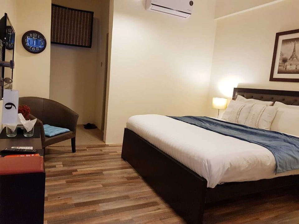 Premium Double or Twin Room | Laptop workspace, WiFi (free), individually decorated