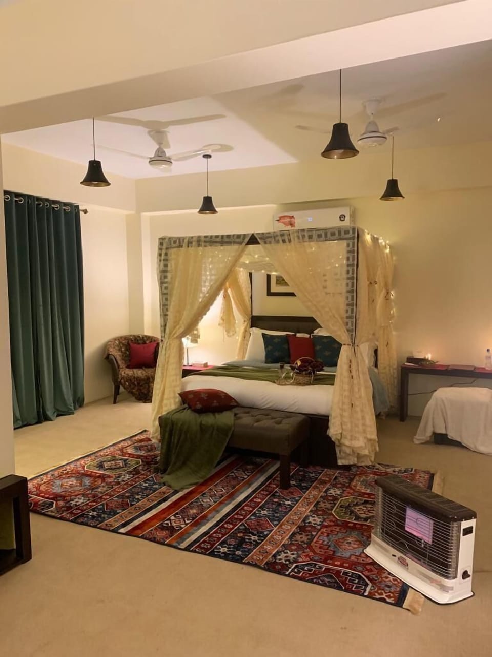 Luxury Room | Laptop workspace, WiFi (free), individually decorated