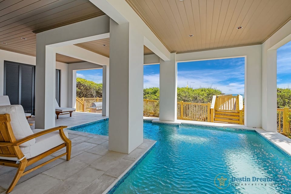 Main Level Covered Pool - Patio