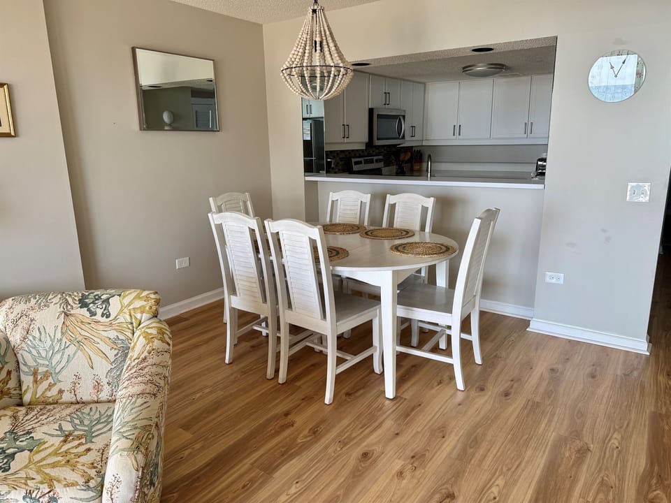 Dining Area Seats Six