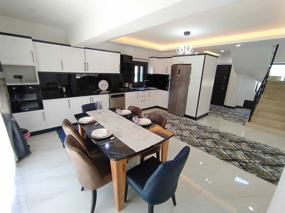 Deluxe Villa | Private kitchen | Electric kettle