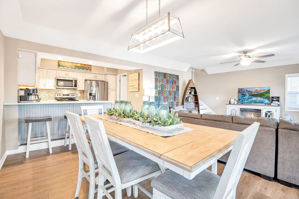 Open areas from dining to kitchen and living areas create great opportunities to connect!