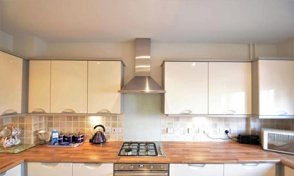 Cooker and work-tops
