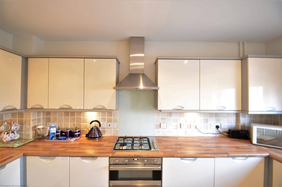 Cooker and work-tops