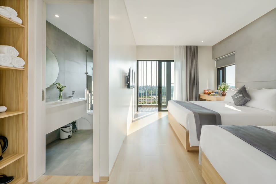 Deluxe Triple Room | Minibar, desk, soundproofing, iron/ironing board (on request)
