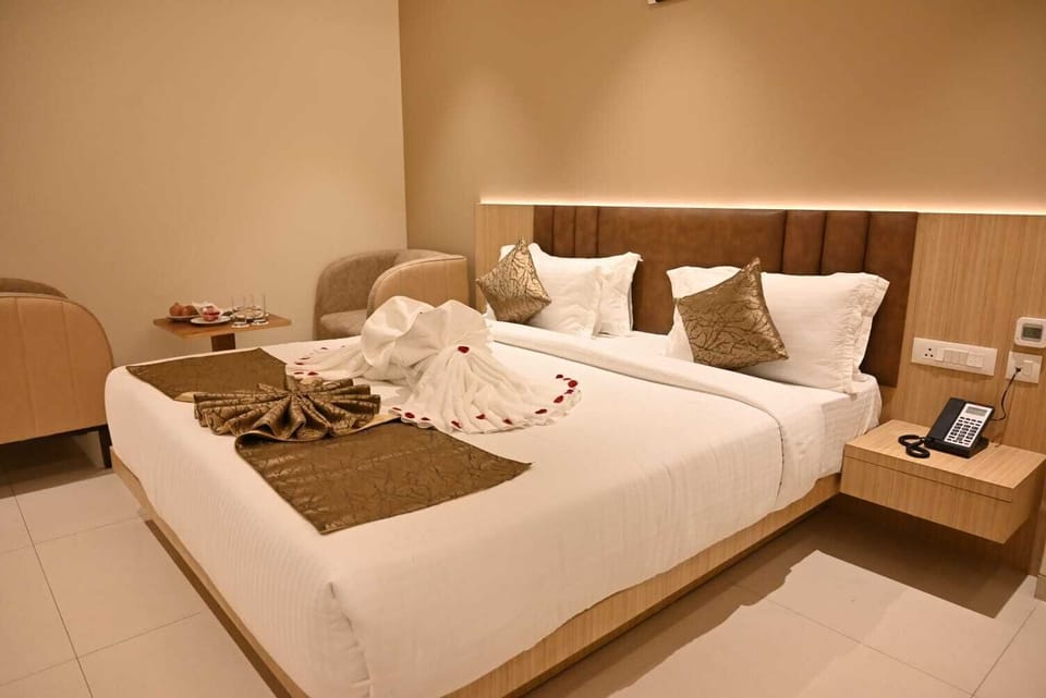 Egyptian cotton sheets, premium bedding, memory foam beds, minibar