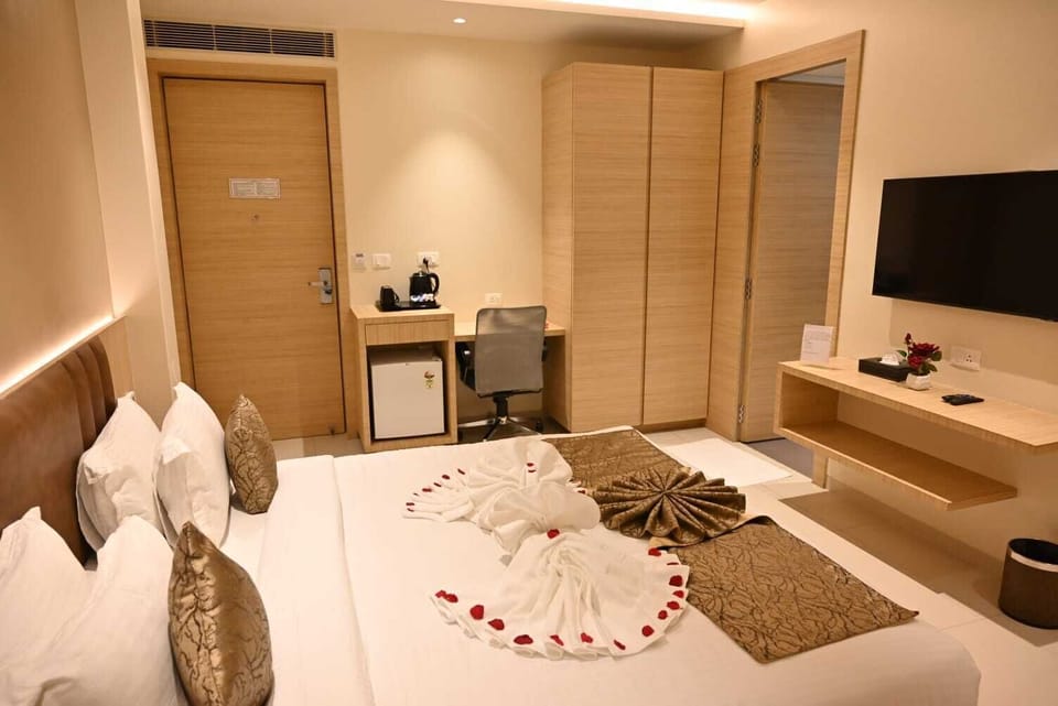 Egyptian cotton sheets, premium bedding, memory foam beds, minibar